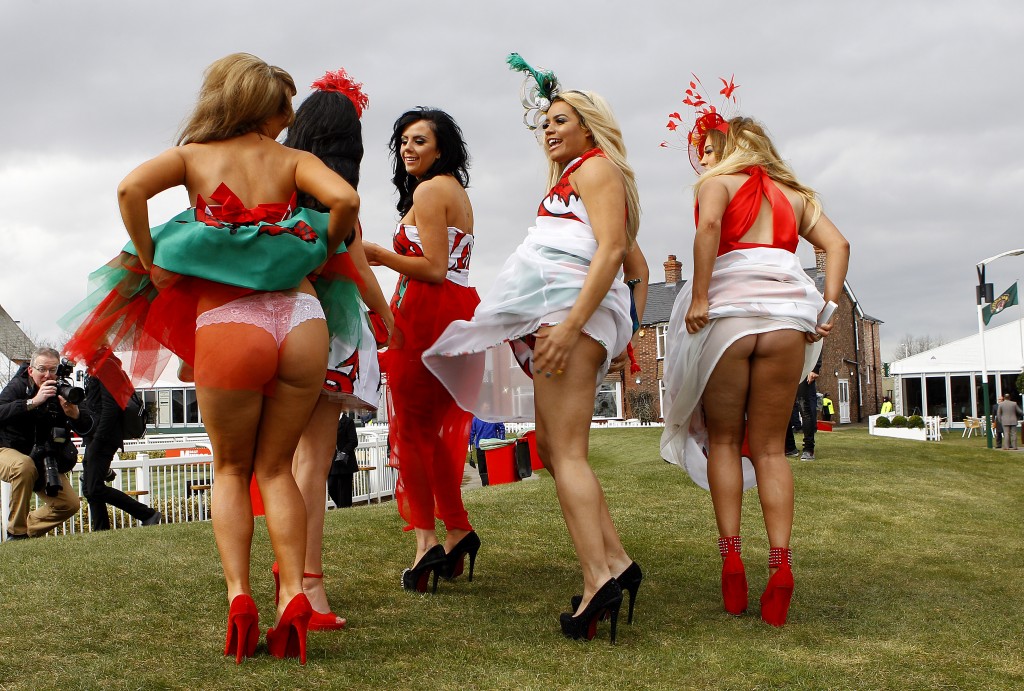 Horse Racing - John Smiths Grand National Meeting 2013 - Aintree - Day Two - Ladies Day